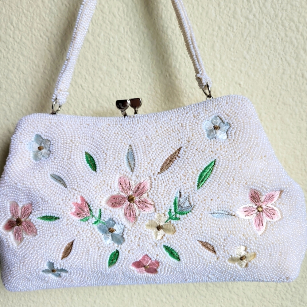 GORGEOUS VINTAGE MADE IN JAPAN, ALL HAND BEADED HANDBAGS/CLUTCH.